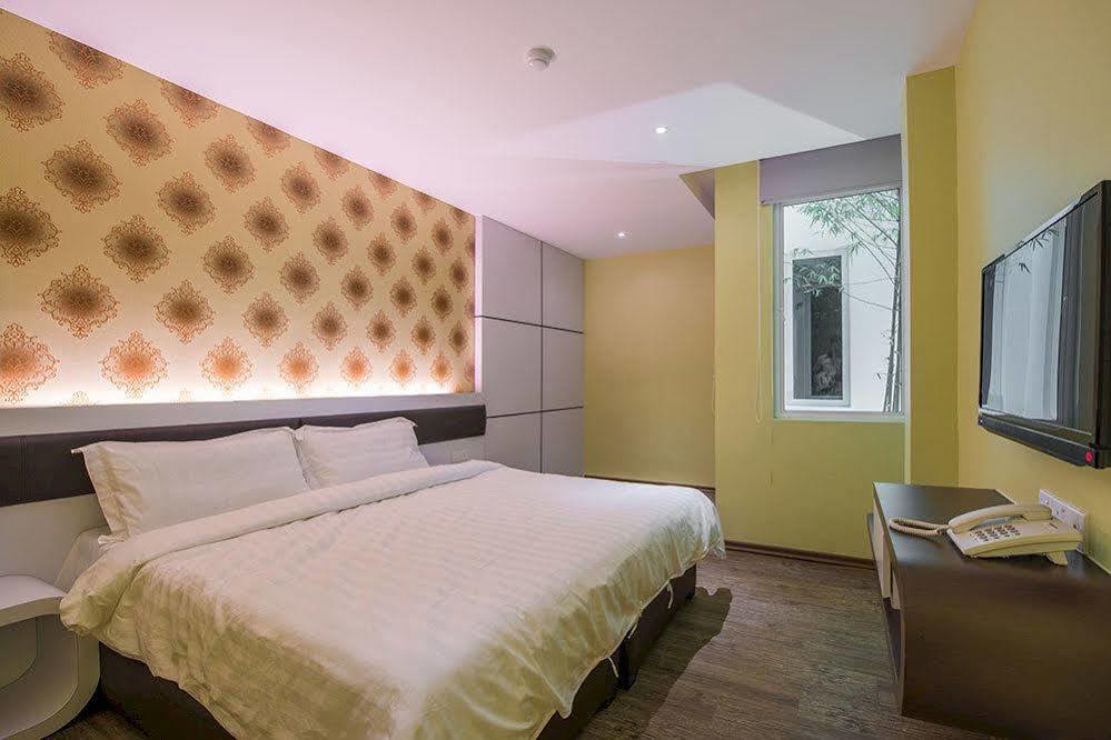 Riverfront Sentral Hotel Malacca Exterior photo